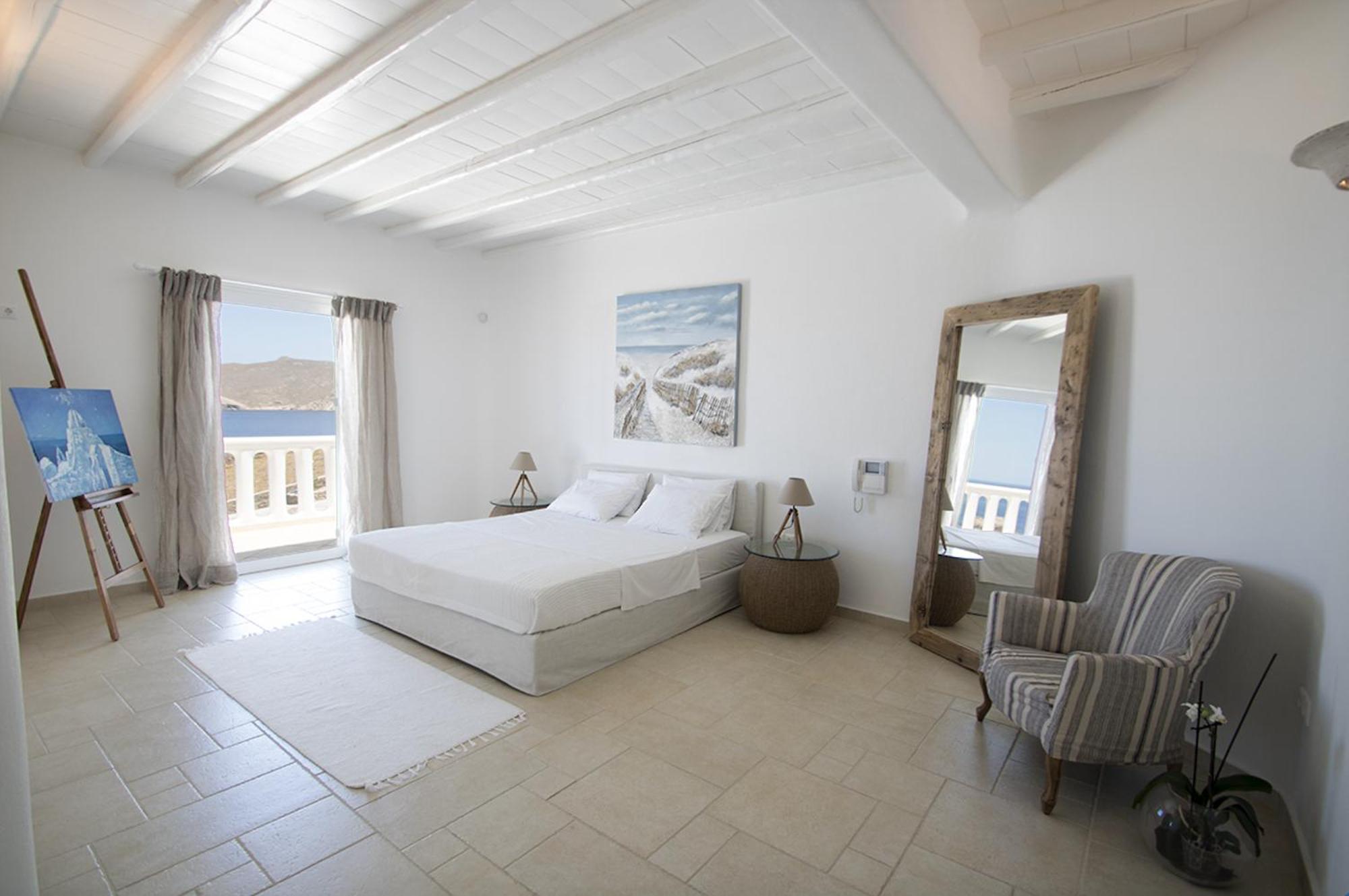 Anatoli Villa